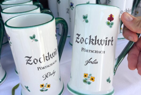 Bierkrüge mit Schriftzug Zocklwirt