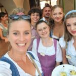 Sechs Personen machen ein Selfie vom Team UNIKAT im Zocklwirt