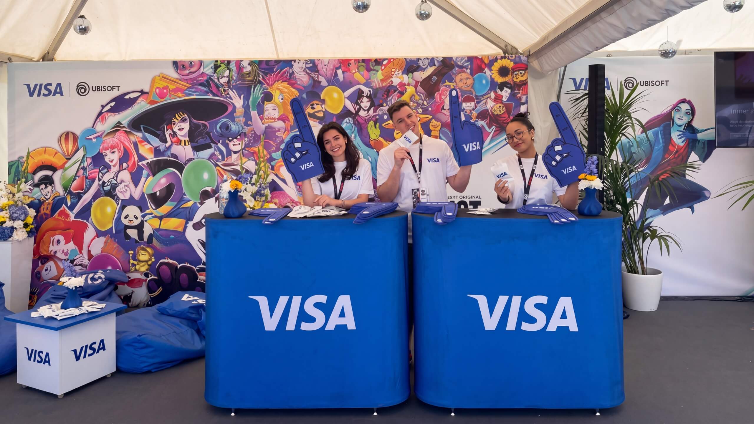 UNIKAT Promotionpersonal bei der Standbetreuung für VISA